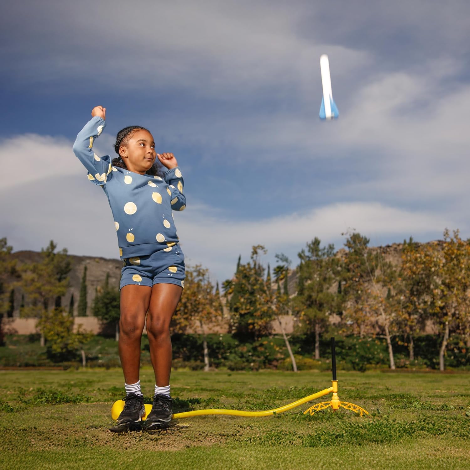 Stomp Rocket Jr Glow Rocket Launcher for Kids - 4 Glow-in-The-Dark Rockets